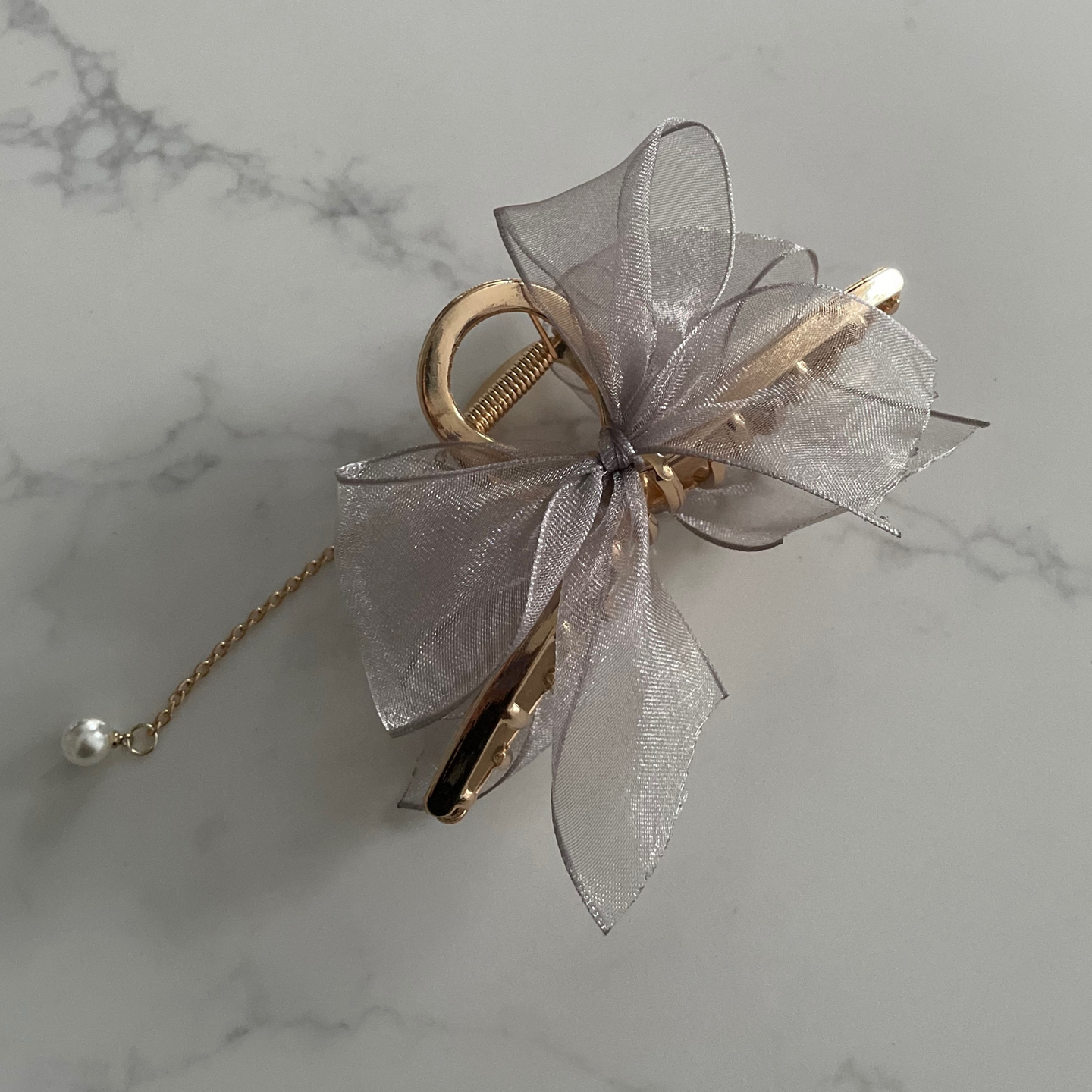 Bow and Chain Claw Clip